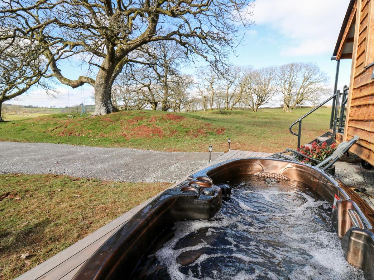 Wild Acre Villa Llangadog Exteriör bild